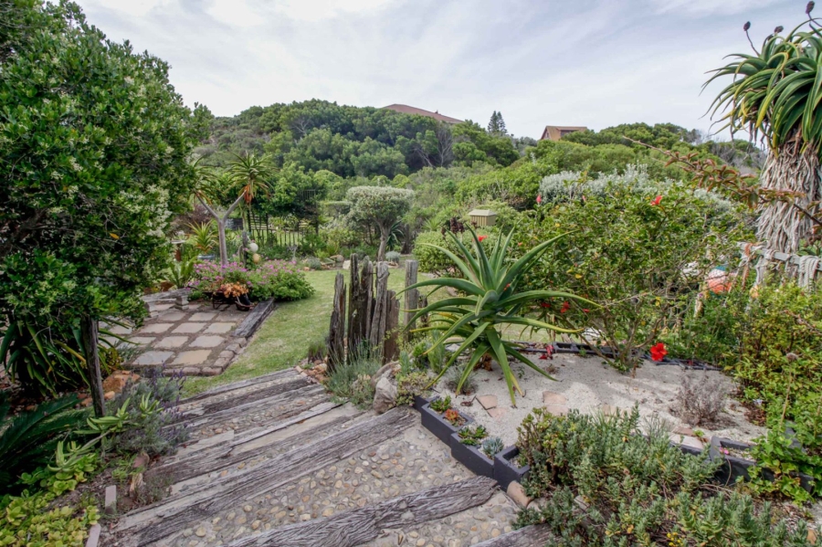 5 Bedroom Property for Sale in Paradise Beach Eastern Cape